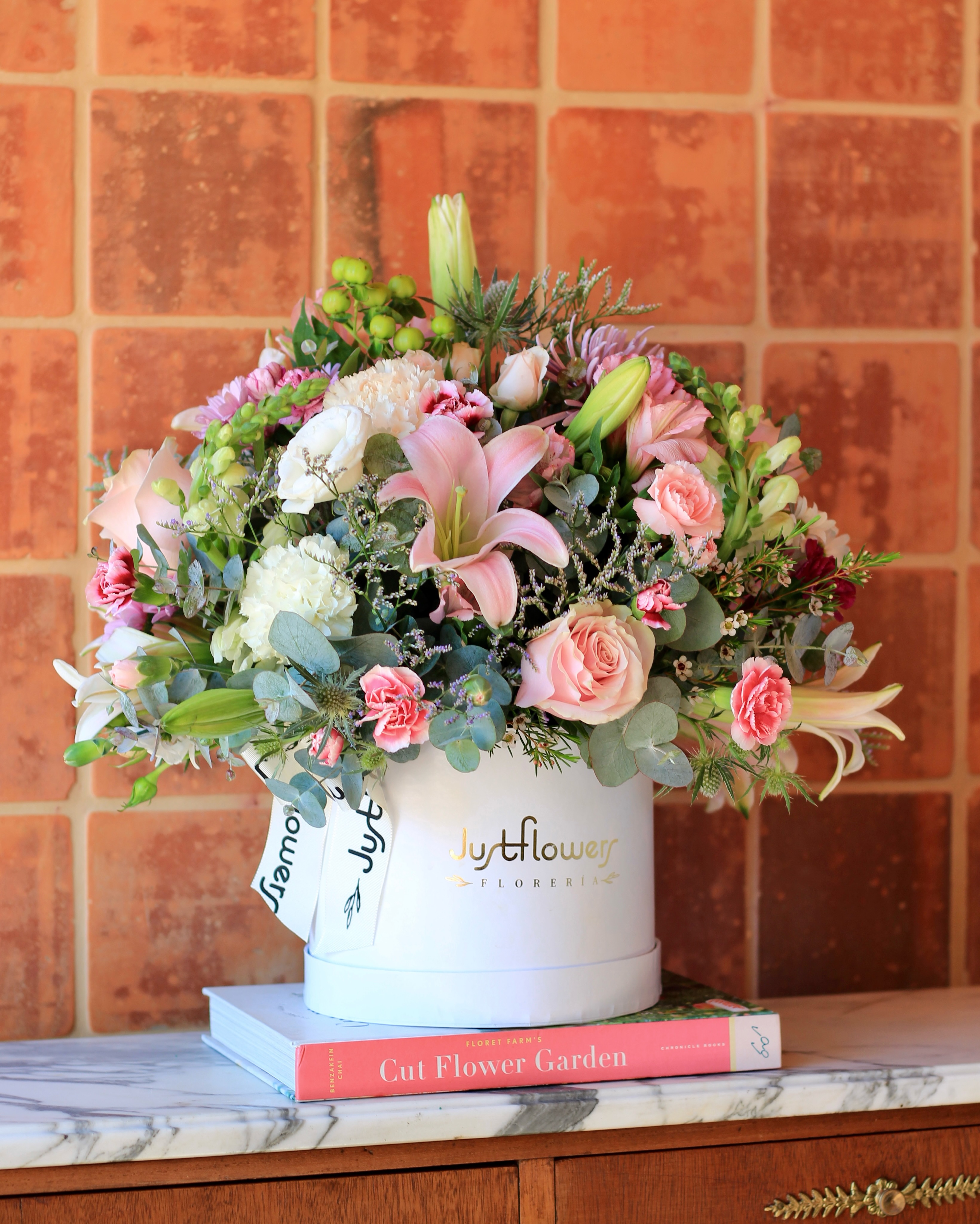 Bloombox - Garden Party 🍾 El Romanticismo De Flore&Hellip;